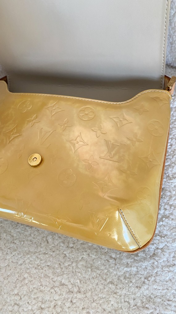 Louis Vuitton Vernis Shoulder Bag