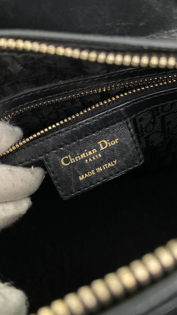 Lady Dior Medium Pearl Shoulder bag