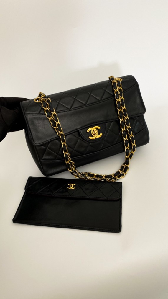 Chanel Classic Flap Bag m. Lommbok