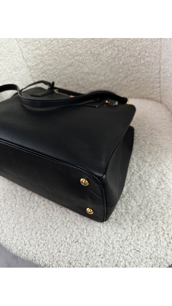 Prada Saffiano Galleria Shoulder Bag