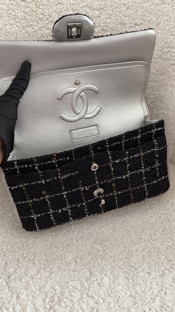 Chanel Tweed Classic Double Flap Size Meidum