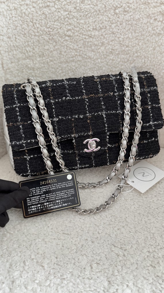 Chanel Tweed Classic Double Flap Size Meidum