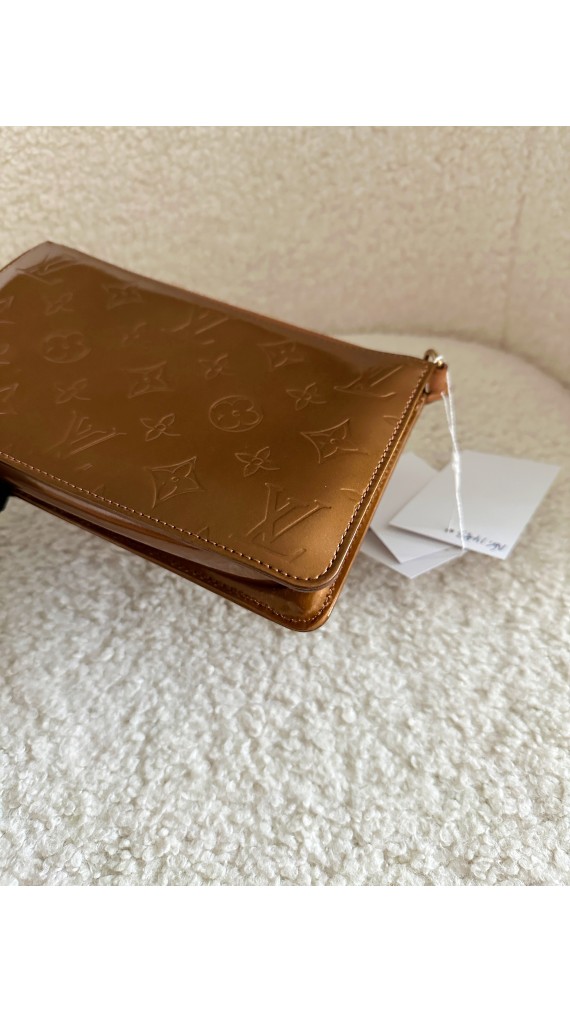 Louis Vuitton Vernis Pochette Bag