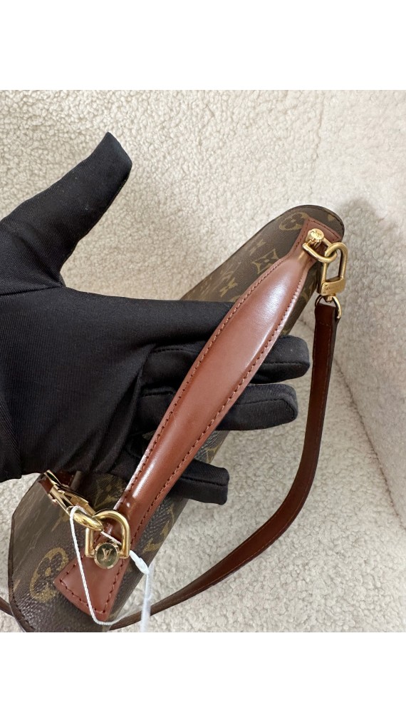 Louis Vuitton Monceau Shoulder Bag