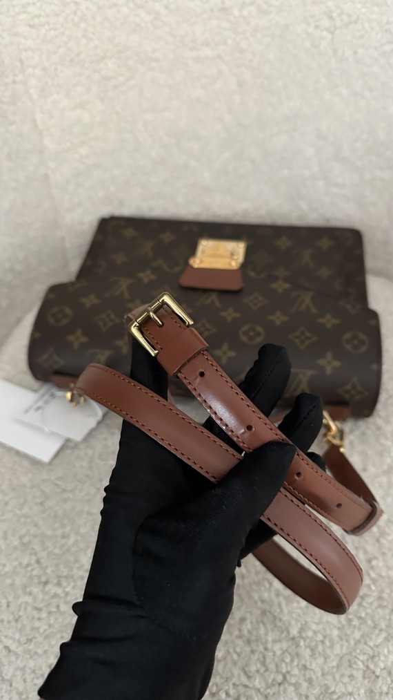 Louis Vuitton Monceau Shoulder Bag