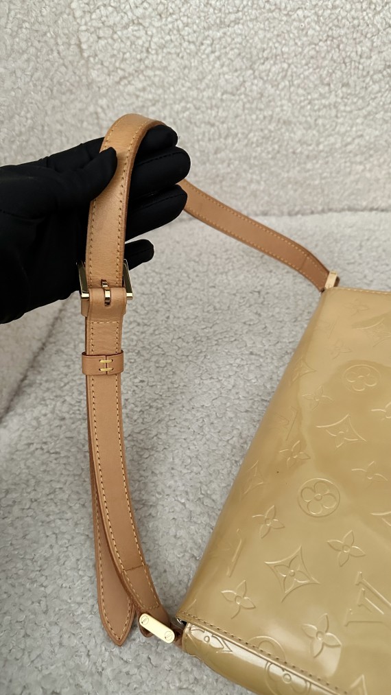 Louis Vuitton Vernis Shoulder Bag