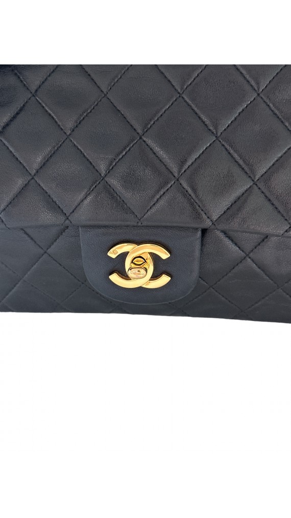 Vintage Chanel Classic medium Double Flap Shoulder Bag