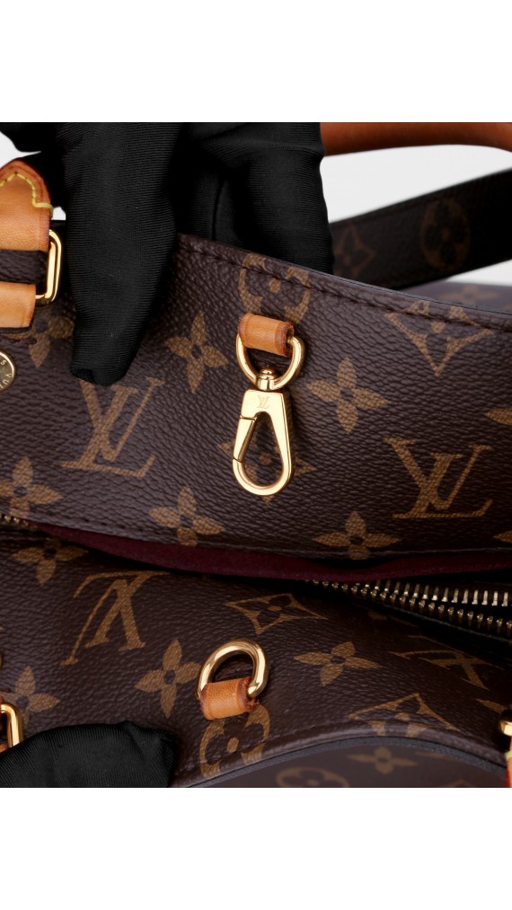 Louis Vuitton Montaigne GM Shoulder Bag