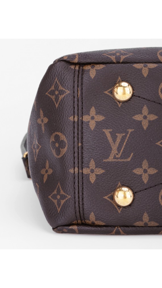 Louis Vuitton Pallas Shoulder Bag