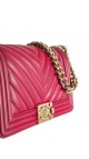 Chanel Boy Bag i Chevron-skinn