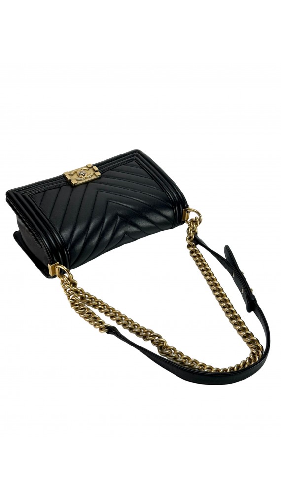 Chanel Boy Bag i Chevron Lammeskinn Shoulder Bag