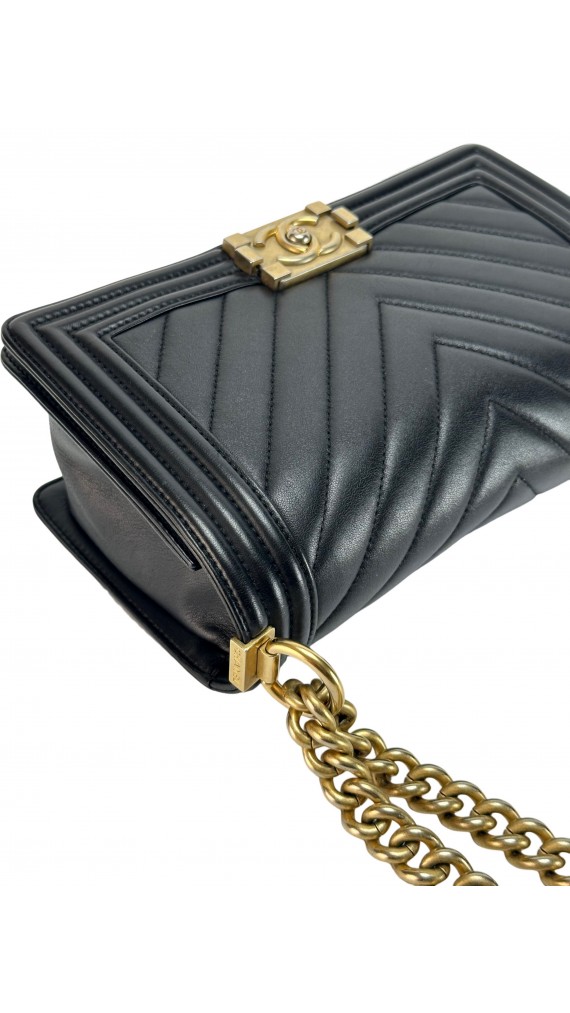 Chanel Boy Bag i Chevron Lammeskinn Shoulder Bag