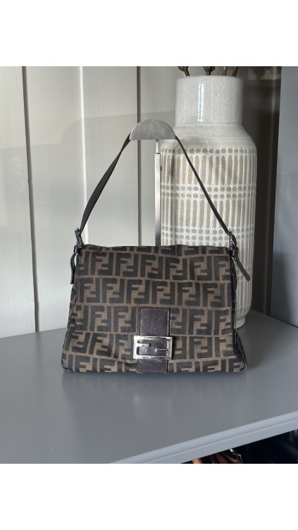 Klassisk Fendi Baguette Veske i FF Monogram