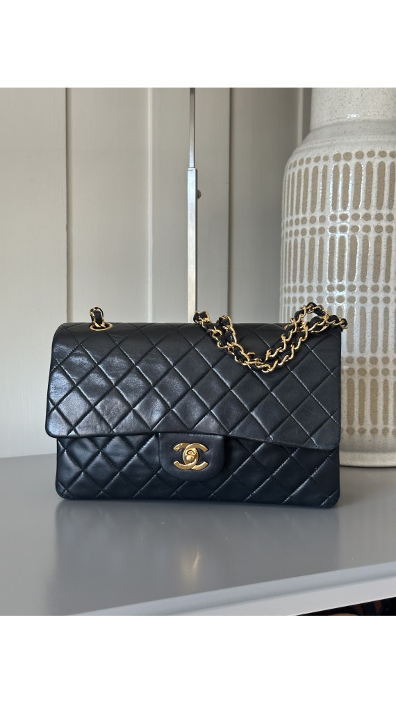 Chanel Classic Double Flap Bag i Sort Lammeskinn