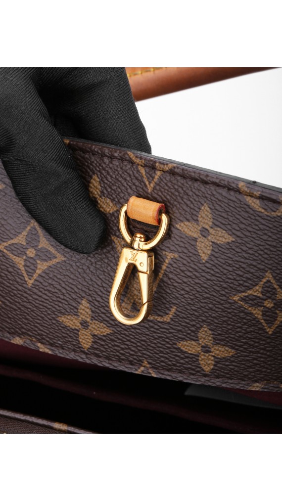 Louis Vuitton Montaigne GM Shoulder Bag