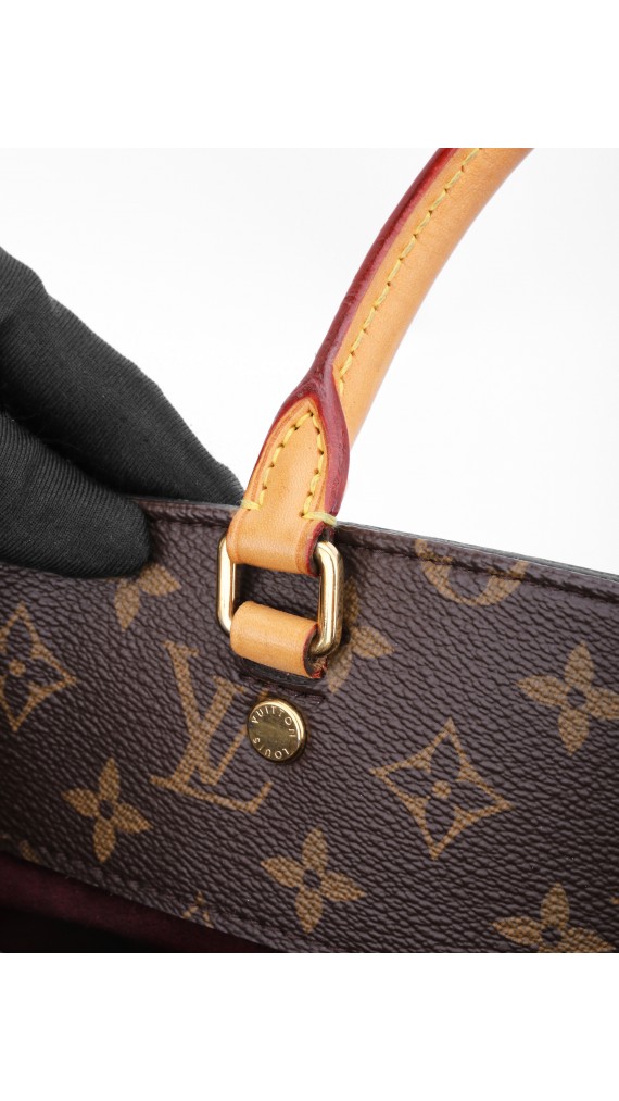 Louis Vuitton Montaigne GM Shoulder Bag