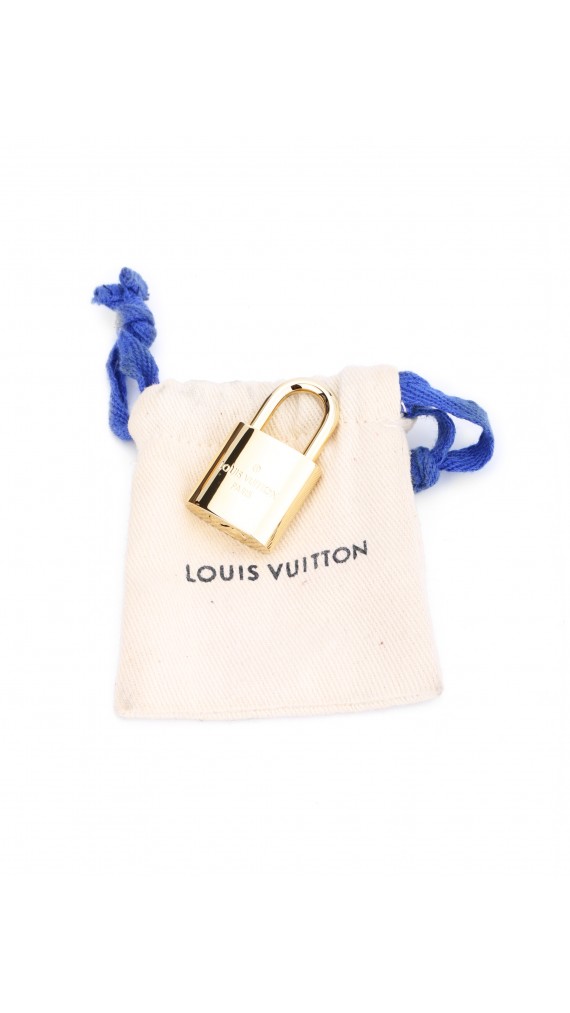 Louis Vuitton Montaigne GM Shoulder Bag