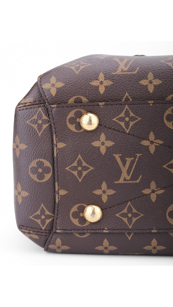 Louis Vuitton Montaigne GM Shoulder Bag