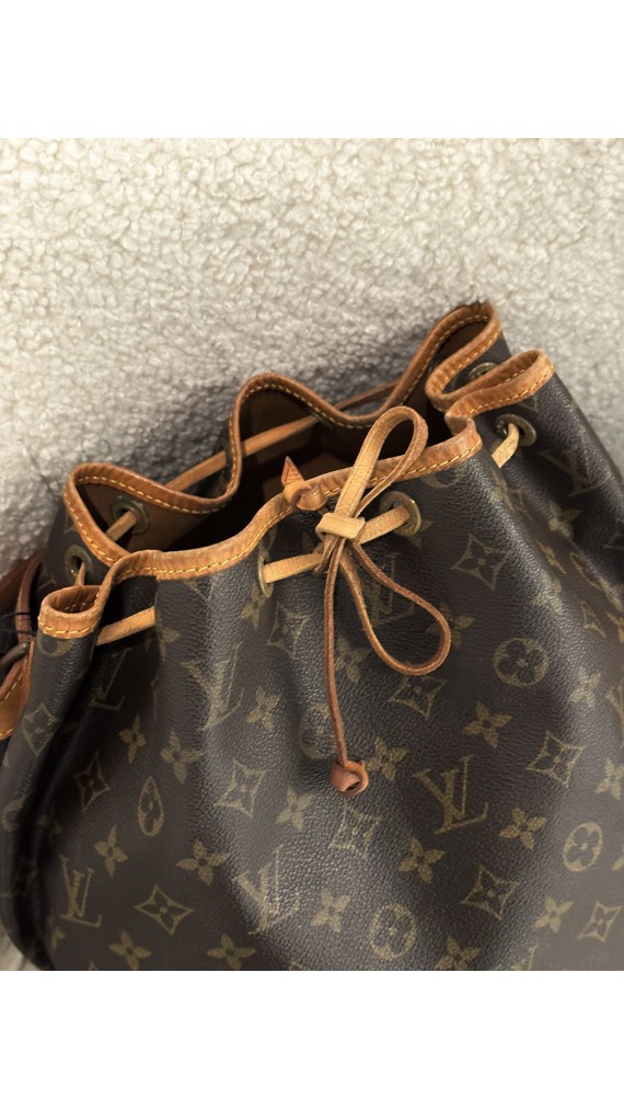 Louis Vuitton Noé GM Shoulder Bag