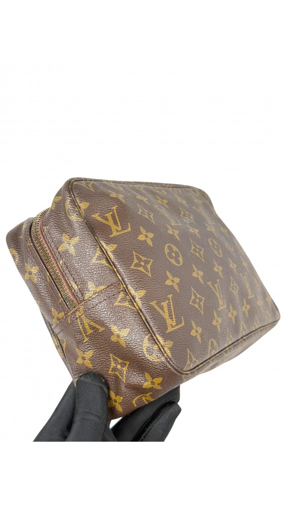 Louis Vuitton Trousse Toilette monogram Size 26.