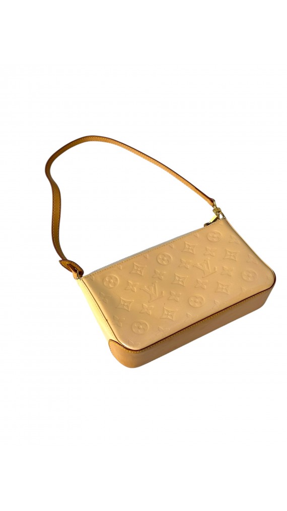 Louis Vuitton Vernis Pochette Shoulder Bag