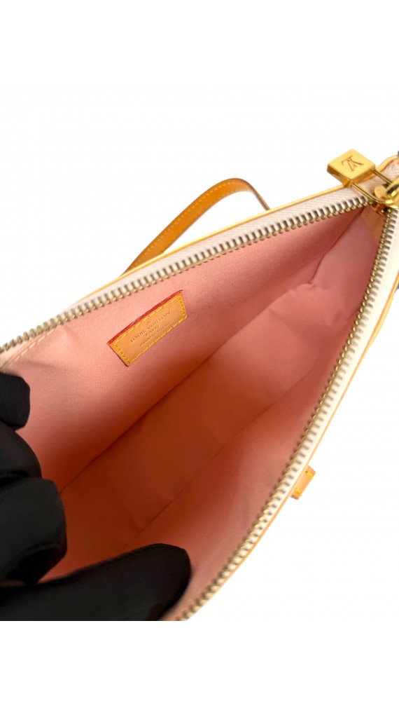 Louis Vuitton Vernis Pochette Shoulder Bag