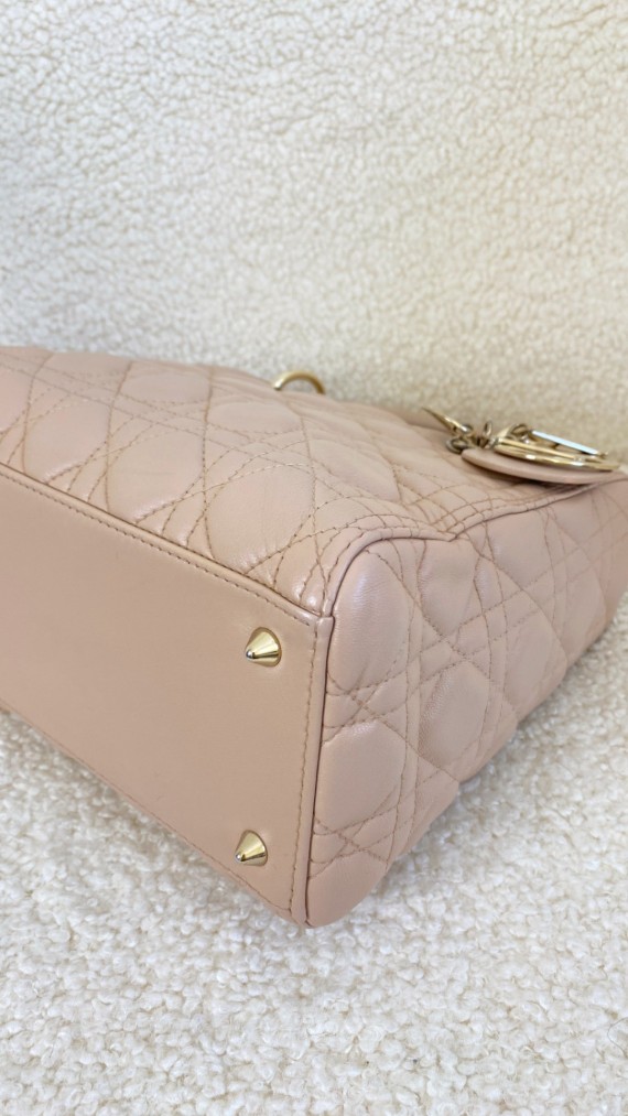 Lady Dior Medium Rose Beige m. GHW