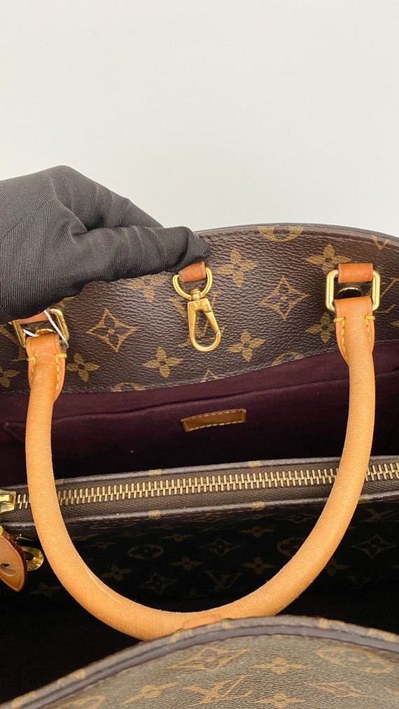 Louis Vuitton Montaigne MM