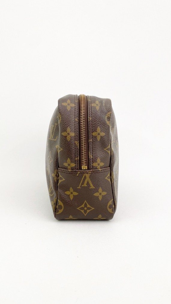 Louis Vuitton Trousse Toilette monogram Size 28.