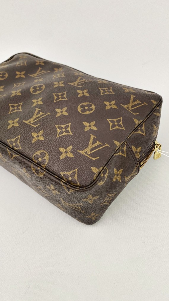 Louis Vuitton Trousse Toilette monogram Size 28.